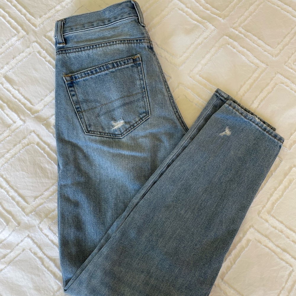American Eagle Outfitters Mom Jean